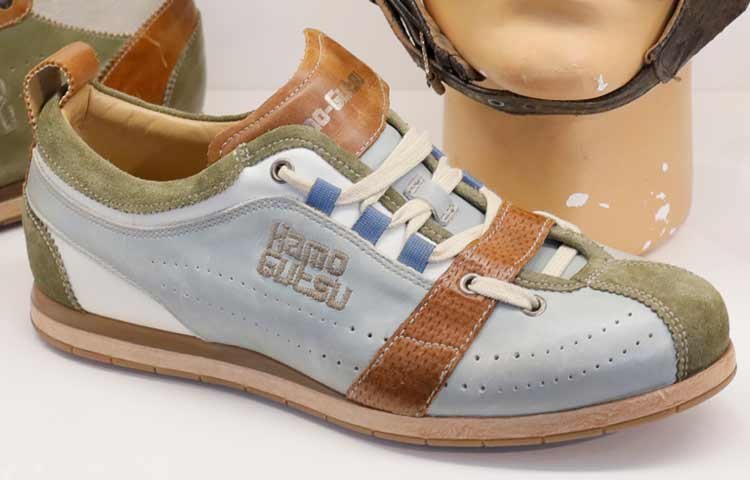 Estilo retro y contrastes en los zapatos bolicheros de Kamo Gutsu
