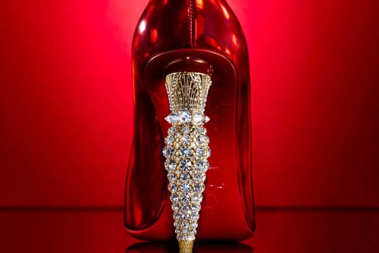 Lujo ostentoso en tacones Lipstrass de Christian Louboutin