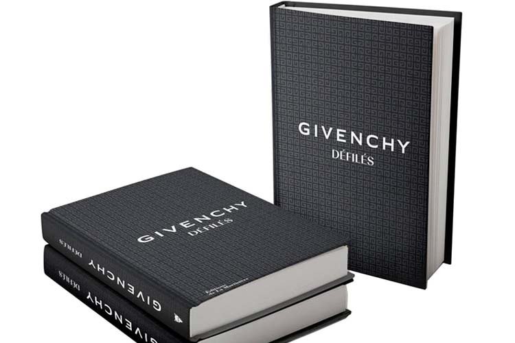 Givenchy lanza libro para celebrar 70 años con 180 colecciones de moda
