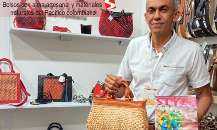 Bolsos con alma artesanal y materiales naturales del Pacífico colombiano